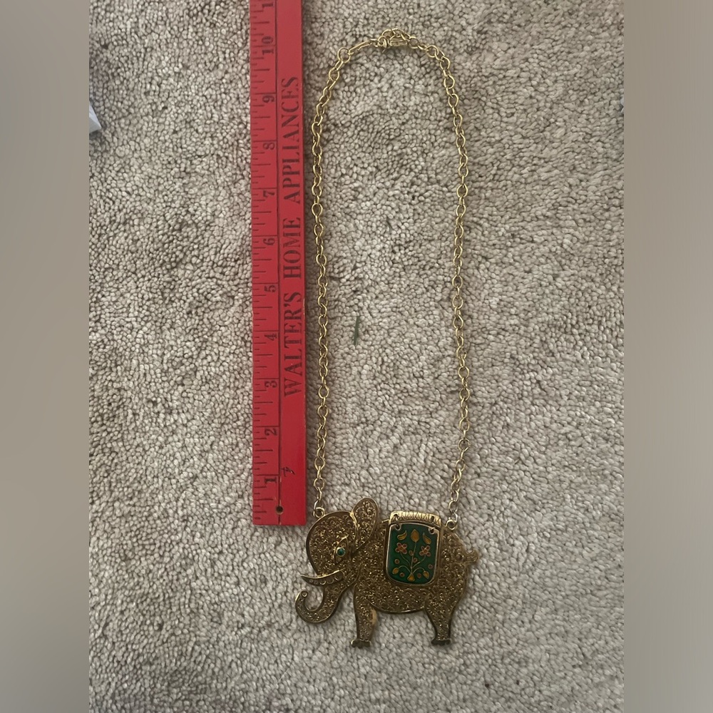 VTG Filigree Gold Tone Necklace Large Elephant - Picture 6 of 8